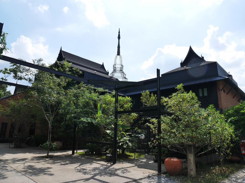 Auberge de jeunesse Silp Pa Ayutthaya Extérieur photo